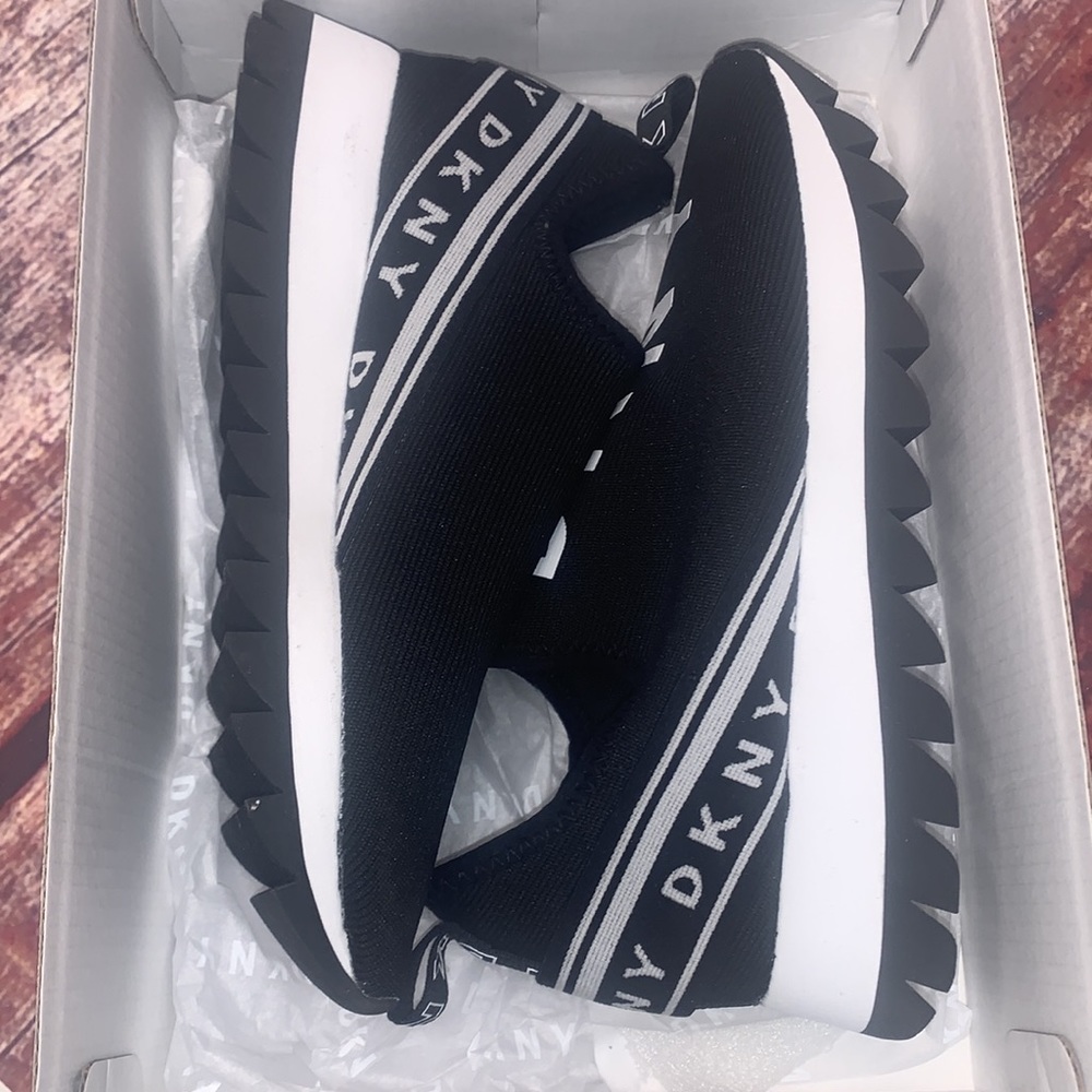 ❌SOLD DKNY Abbi Sneakers - Picture 10 of 10